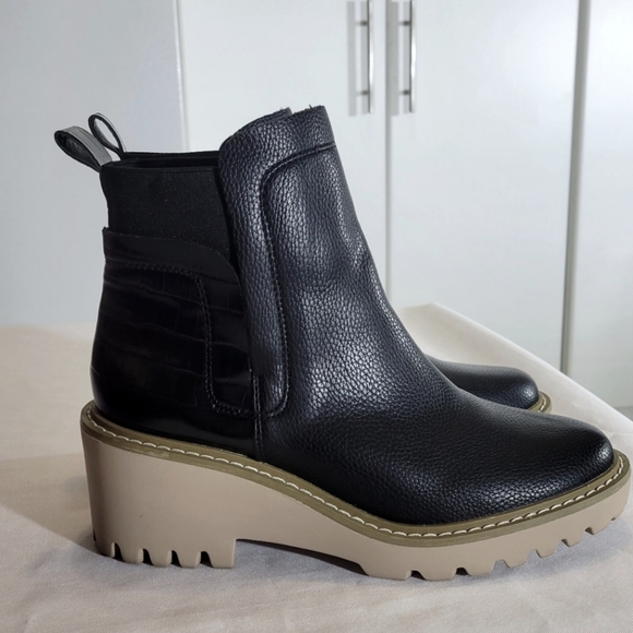 Nicole Miller Pocas Wedge Lug Platform helsea Boot size 8 - Picture 1 of 7